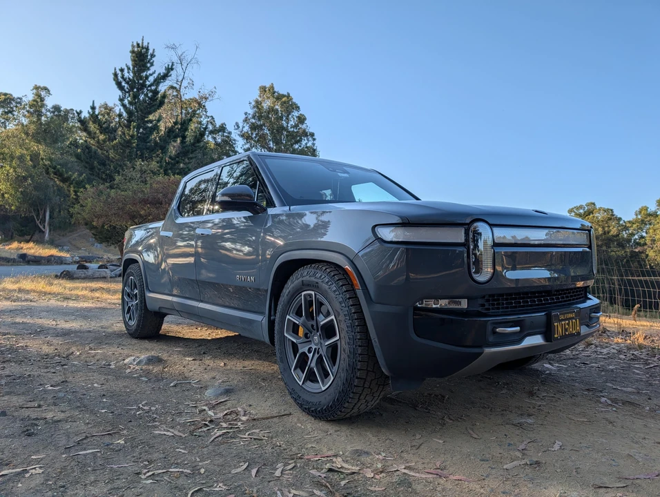 2022 Rivian R1T - Image 30 of 31