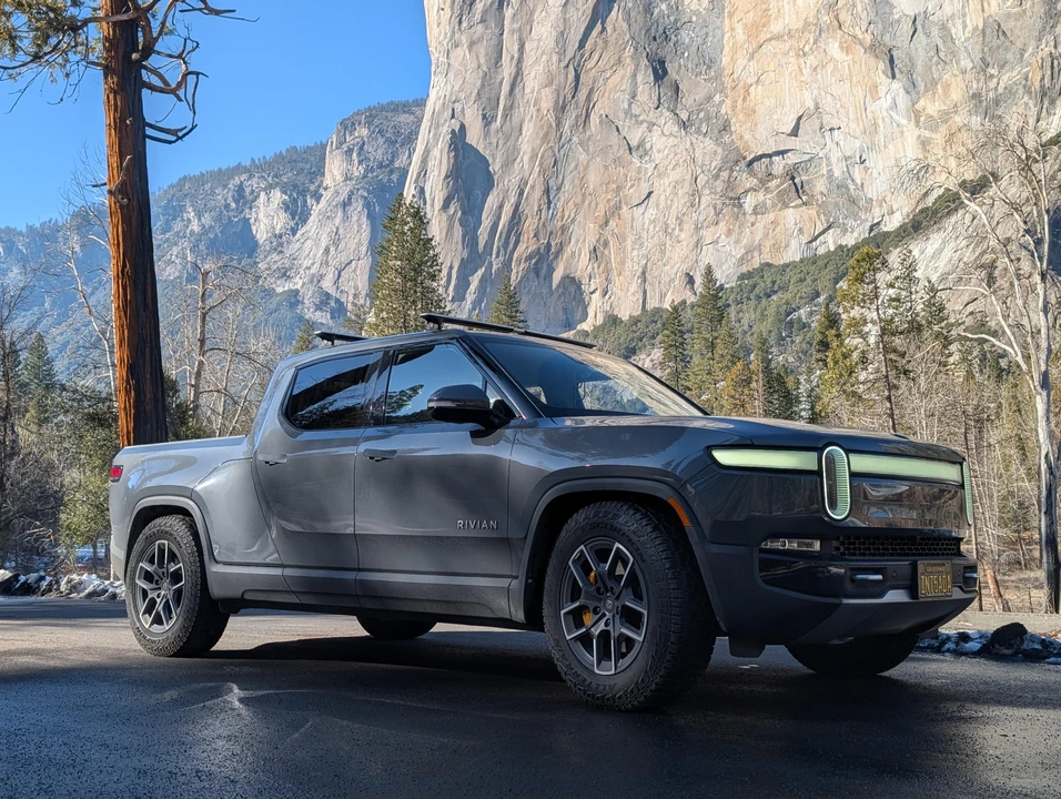 2022 Rivian R1T - Image 28 of 31