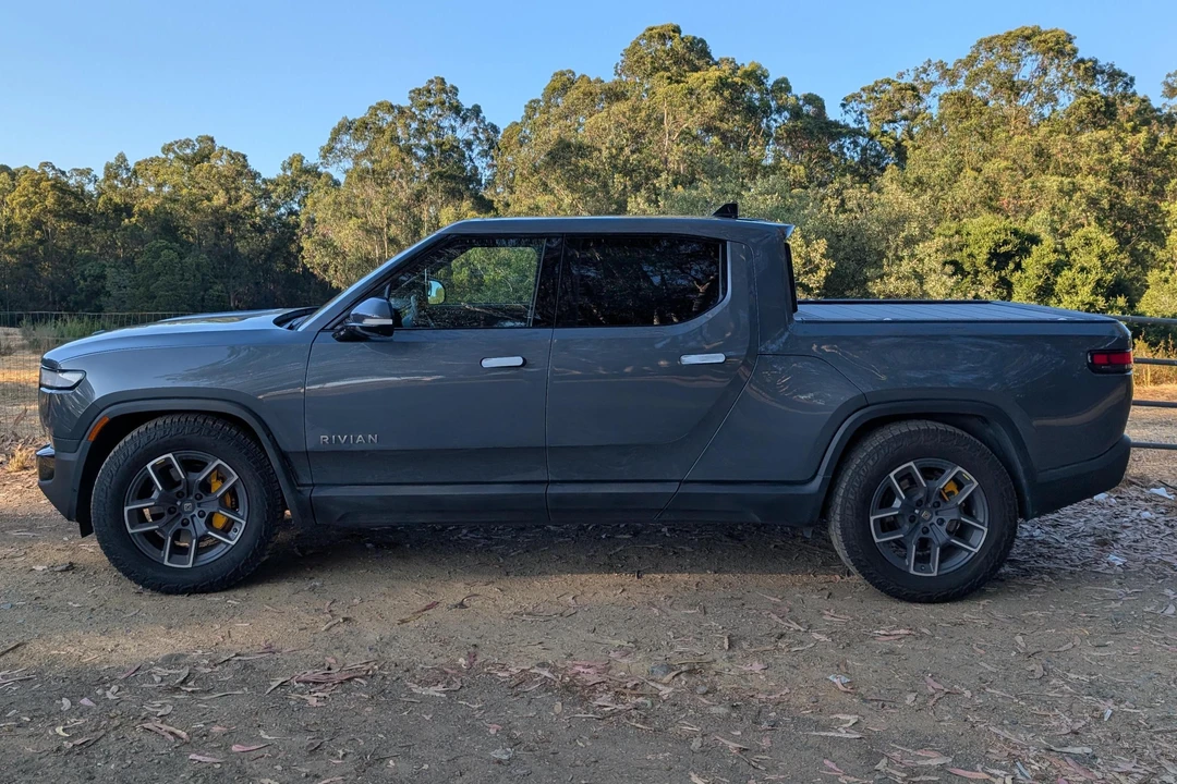 2022 Rivian R1T - Image 3 of 31