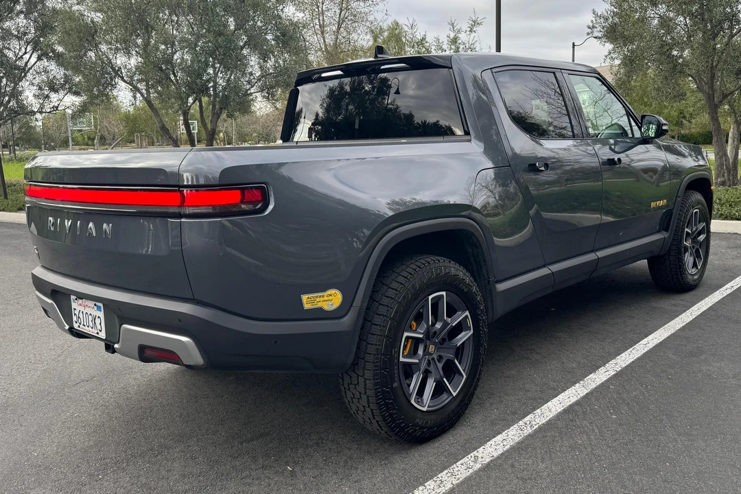 2022 Rivian R1T - Image 4 of 31