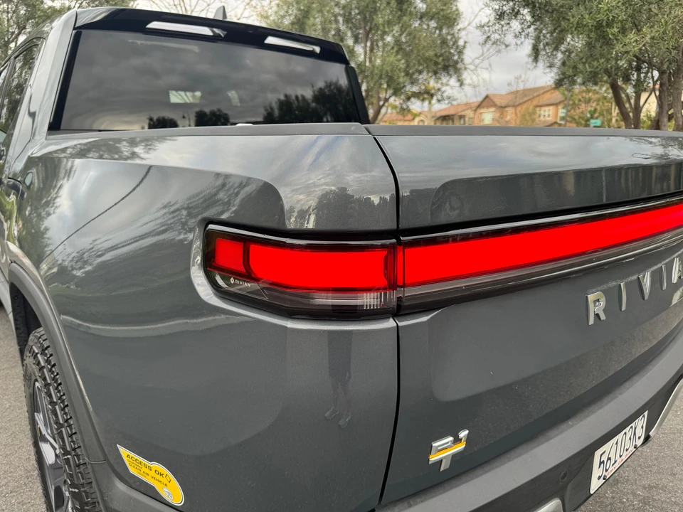 2022 Rivian R1T - Image 23 of 31