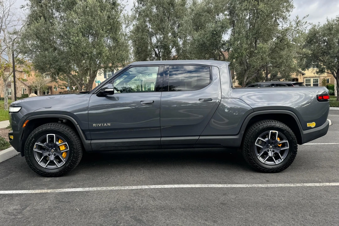 2022 Rivian R1T - Image 3 of 31