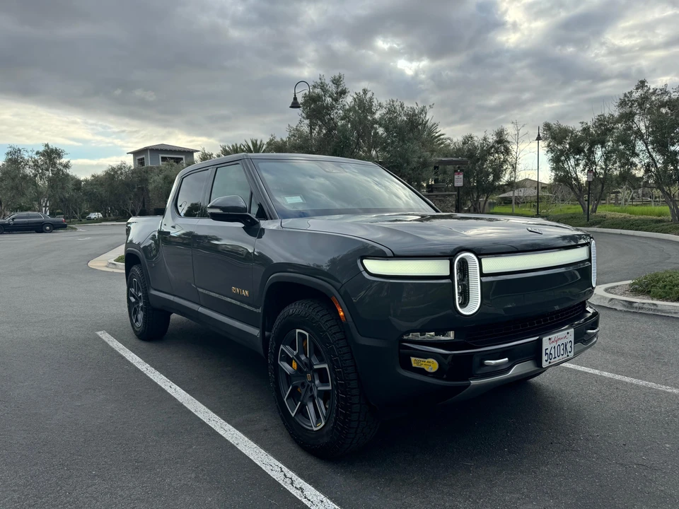 2022 Rivian R1T - Image 16 of 31