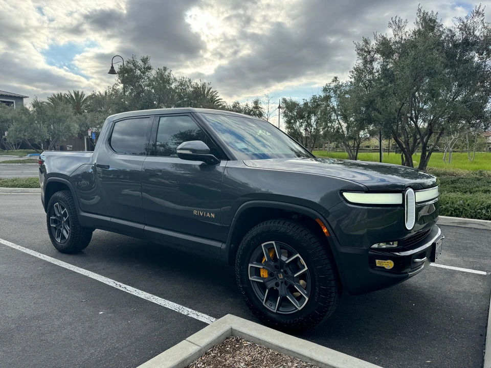 2022 Rivian R1T - Image 15 of 31