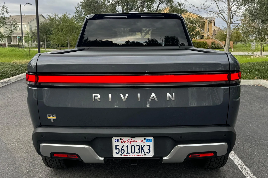 2022 Rivian R1T - Image 5 of 31