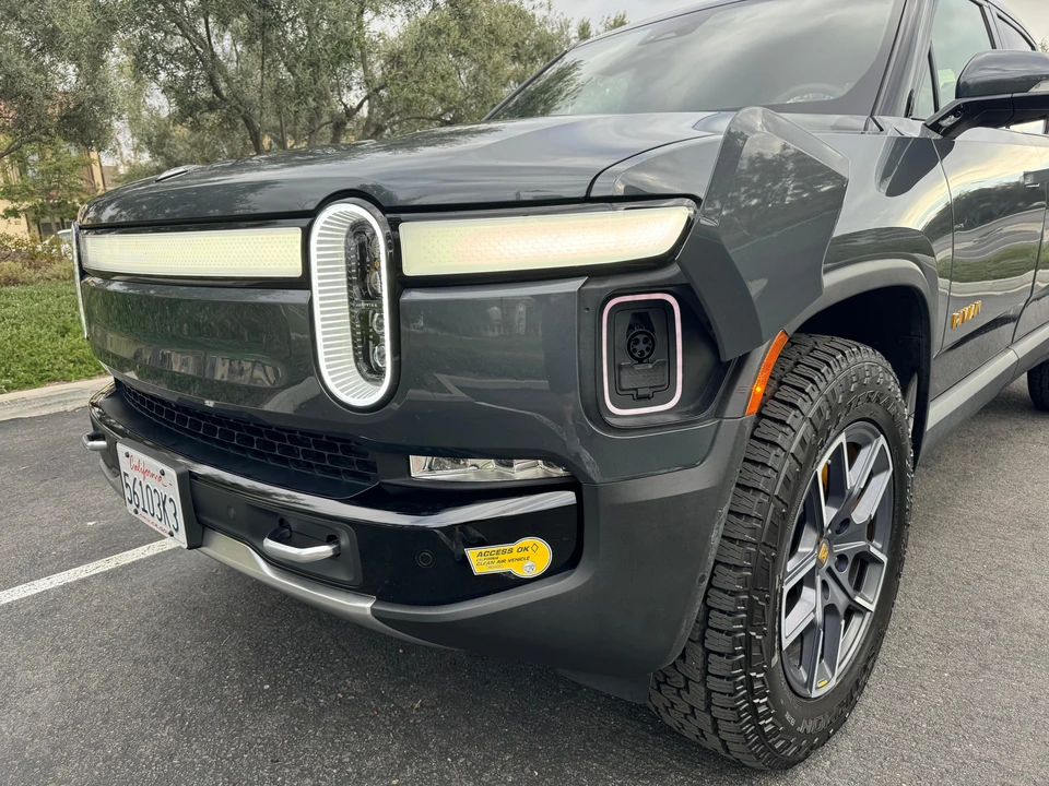 2022 Rivian R1T - Image 19 of 31