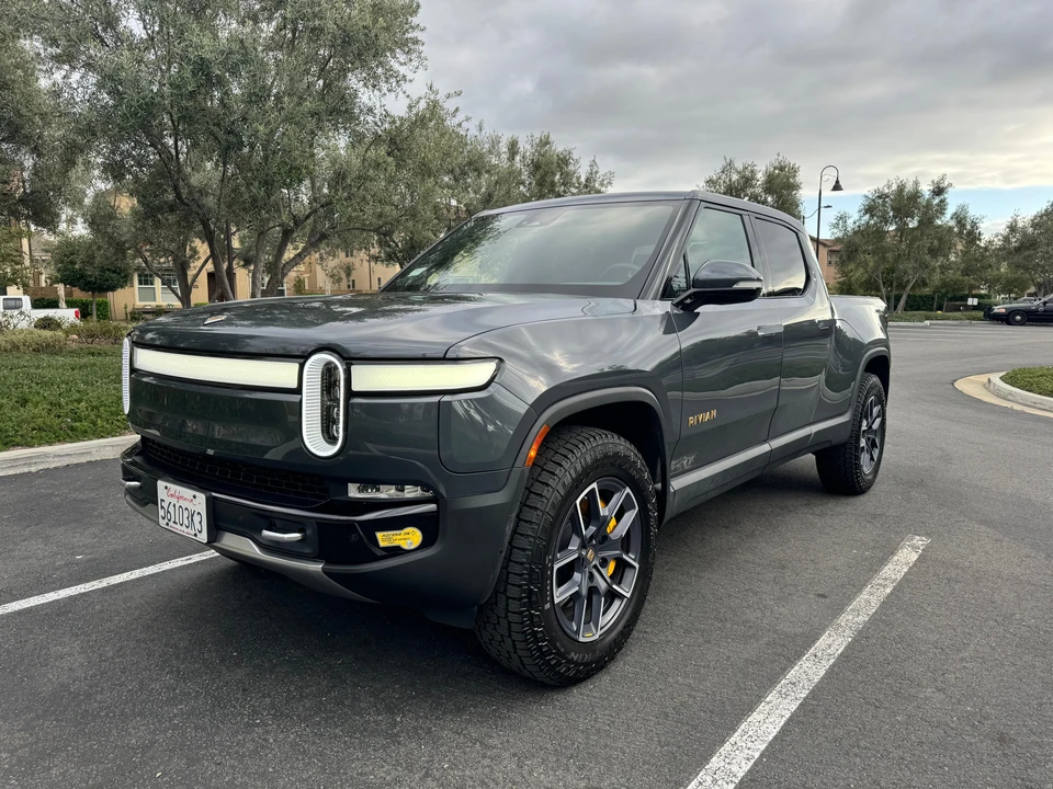 2022 Rivian R1T - Image 8 of 31