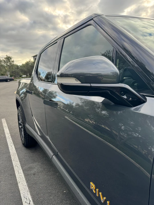 2022 Rivian R1T - Image 30 of 31