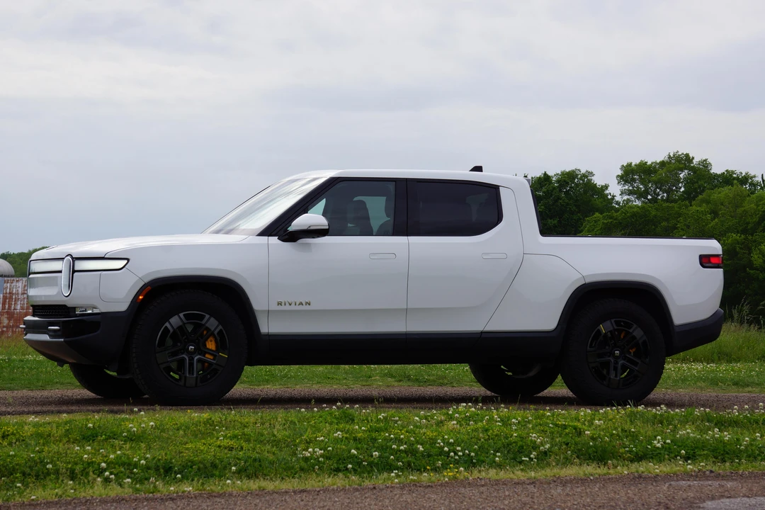 2022 Rivian R1T - Image 29 of 31
