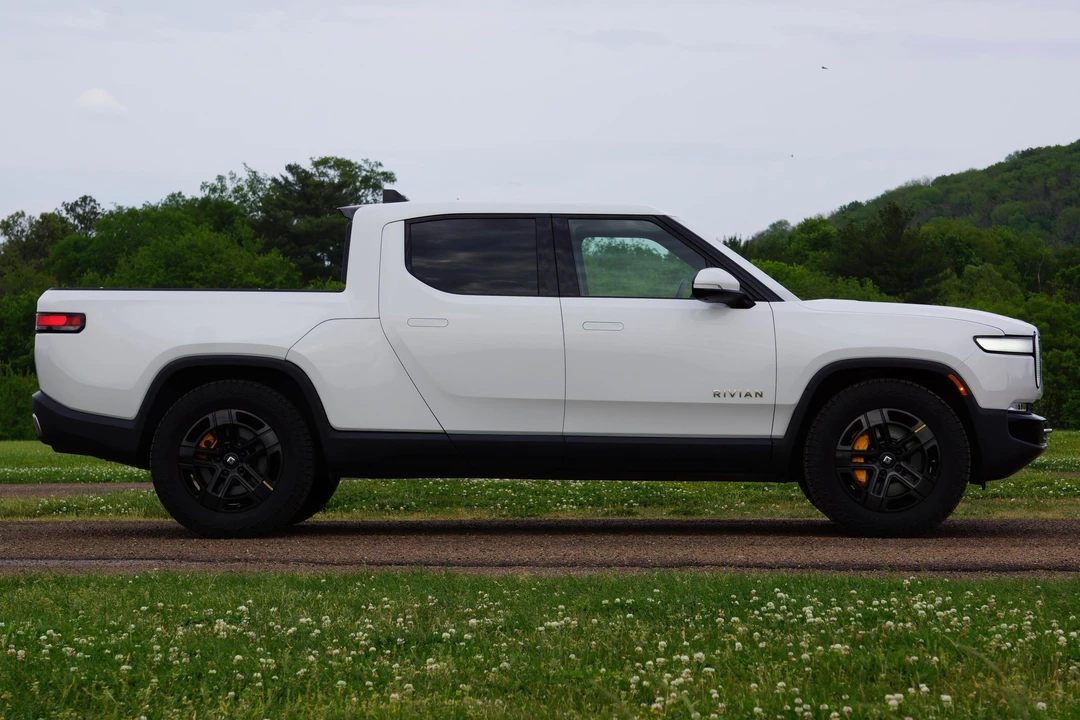 2022 Rivian R1T - Image 3 of 31