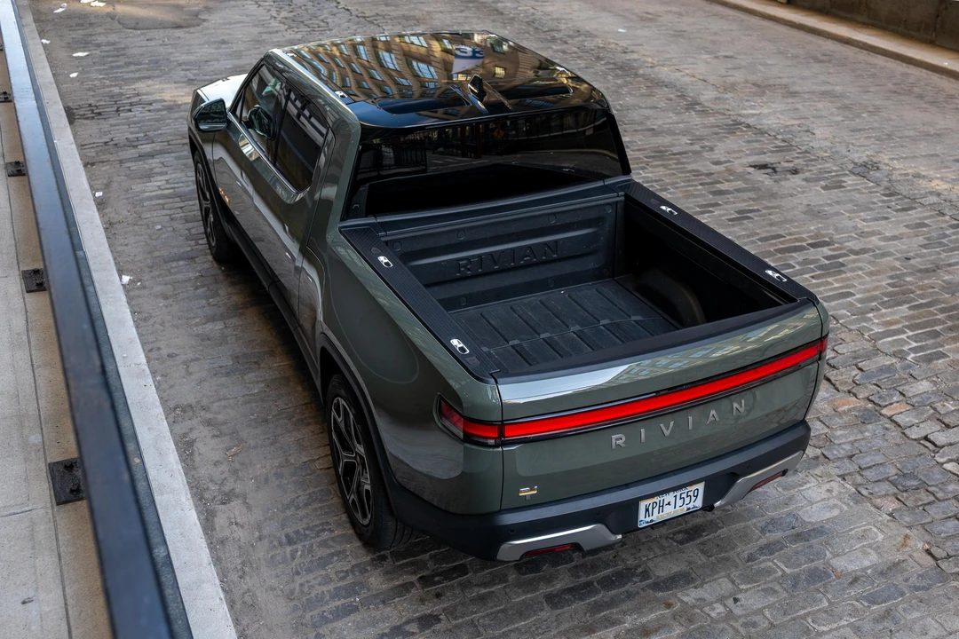 2022 Rivian R1T - Image 19 of 31