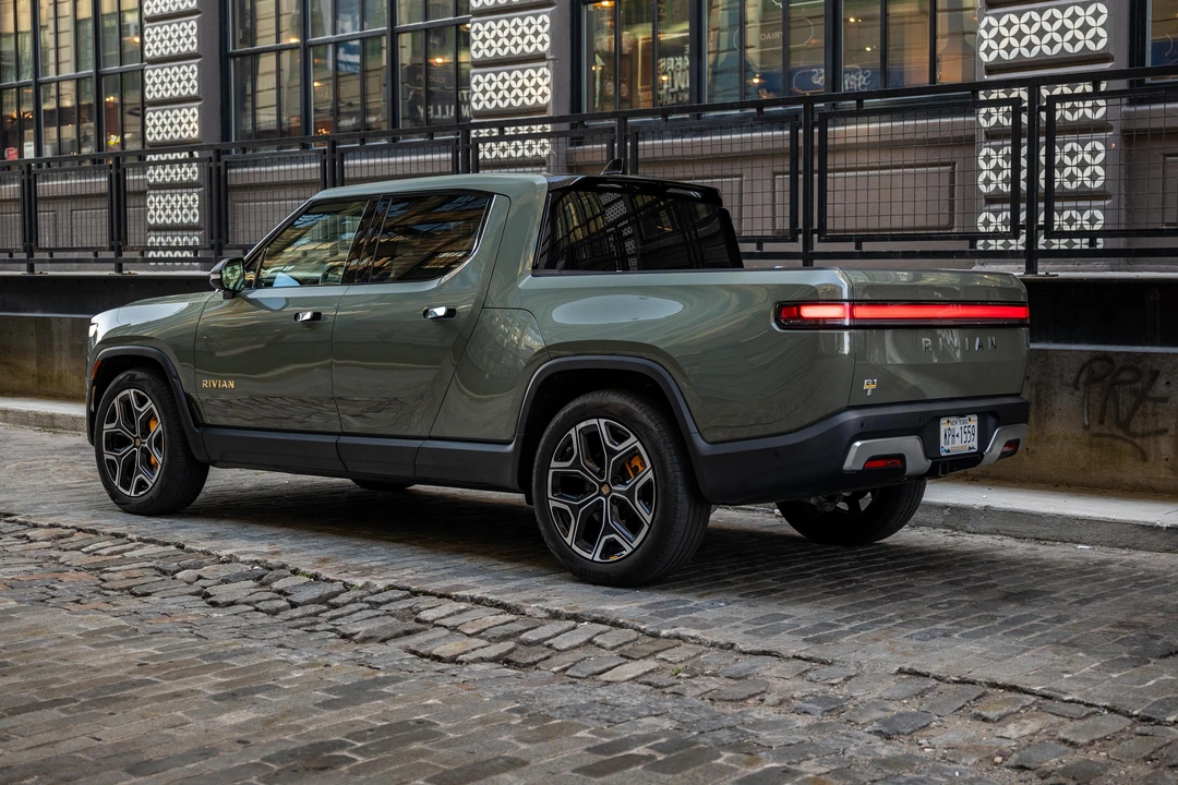 2022 Rivian R1T - Image 17 of 31