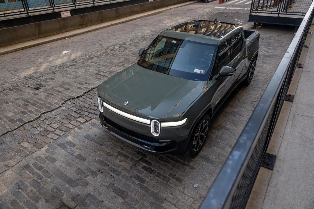 2022 Rivian R1T - Image 13 of 31