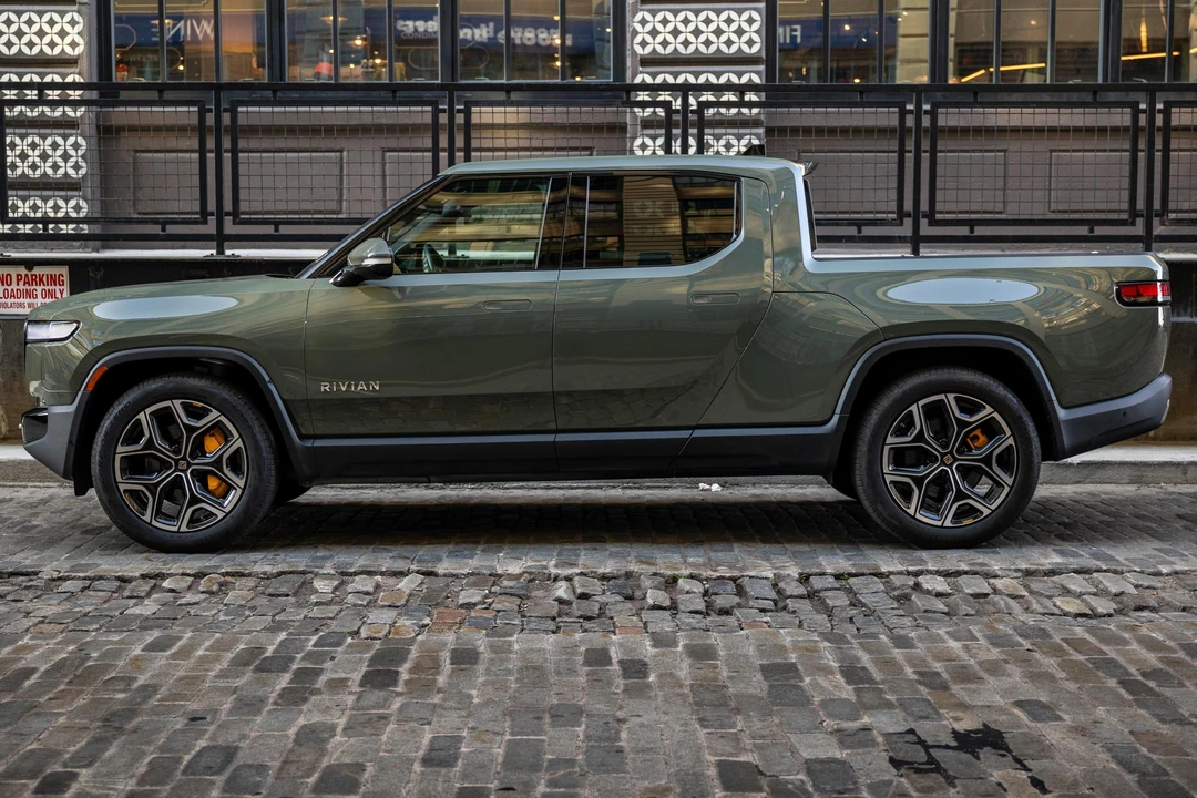 2022 Rivian R1T - Image 3 of 31