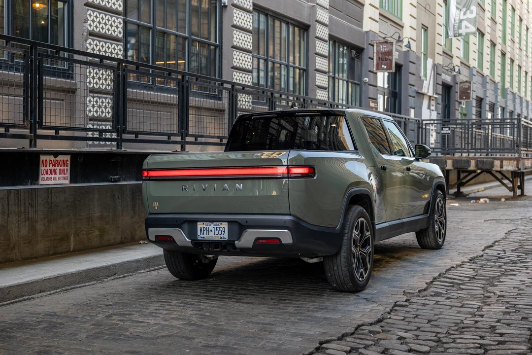2022 Rivian R1T - Image 23 of 31