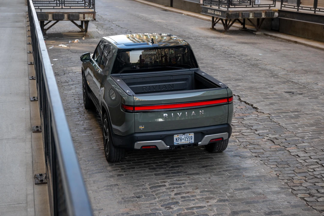 2022 Rivian R1T - Image 20 of 31