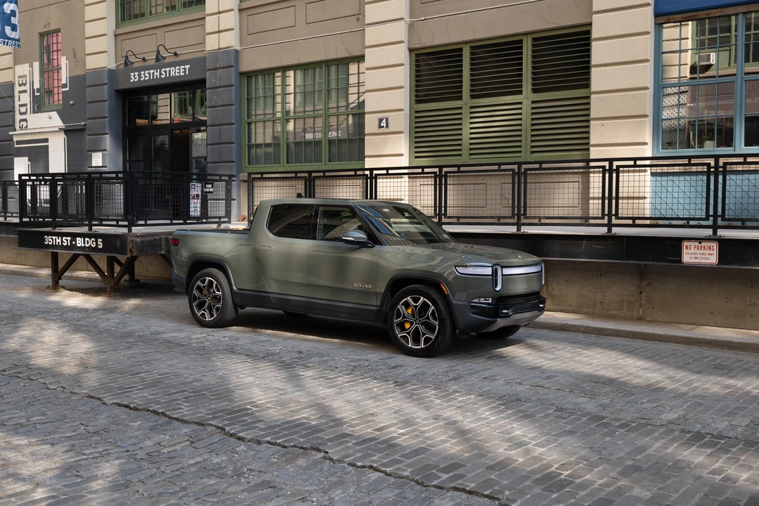 2022 Rivian R1T - Image 31 of 31