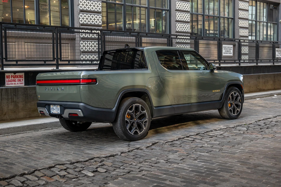 2022 Rivian R1T - Image 24 of 31