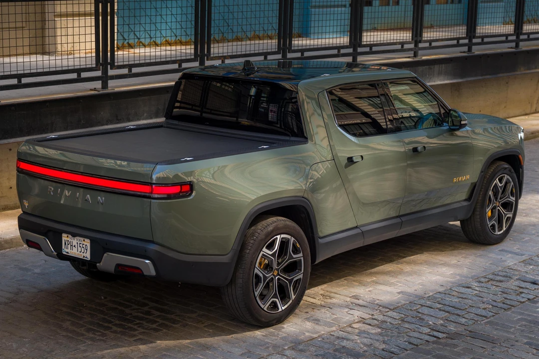 2022 Rivian R1T - Image 4 of 31