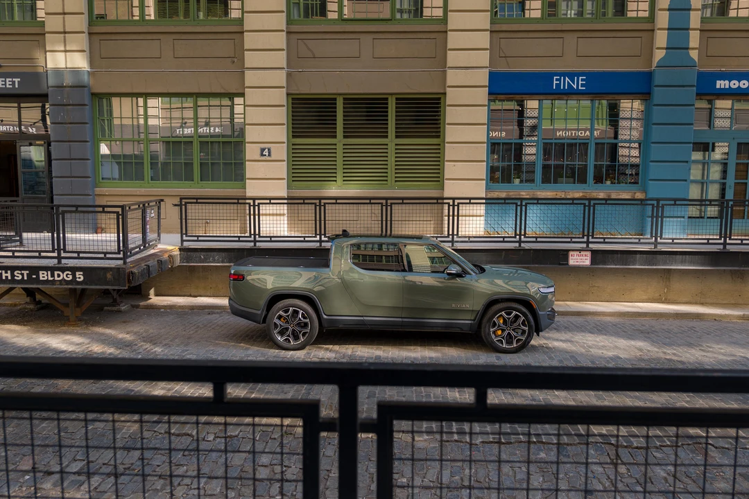 2022 Rivian R1T - Image 28 of 31