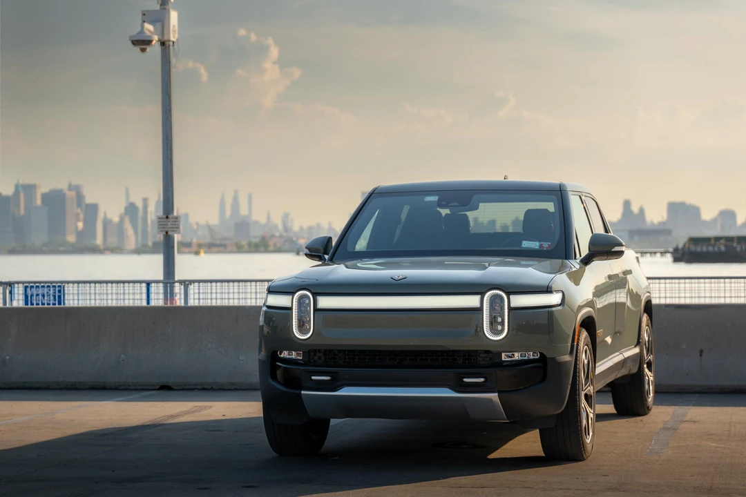 2022 Rivian R1T - Image 12 of 31