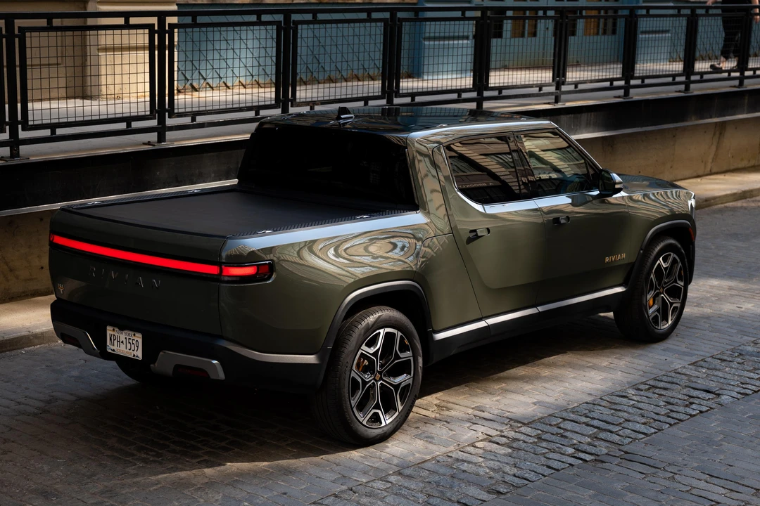 2022 Rivian R1T - Image 26 of 31