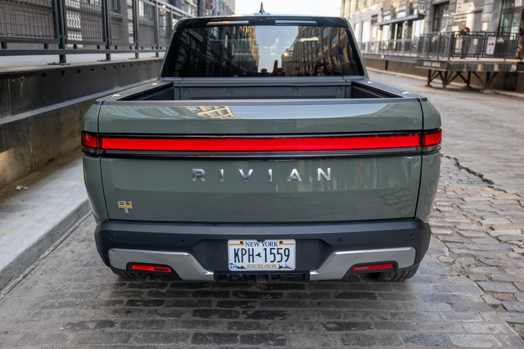 2022 Rivian R1T - Image 22 of 31