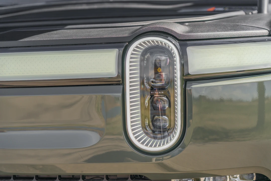 2022 Rivian R1T - Image 30 of 31