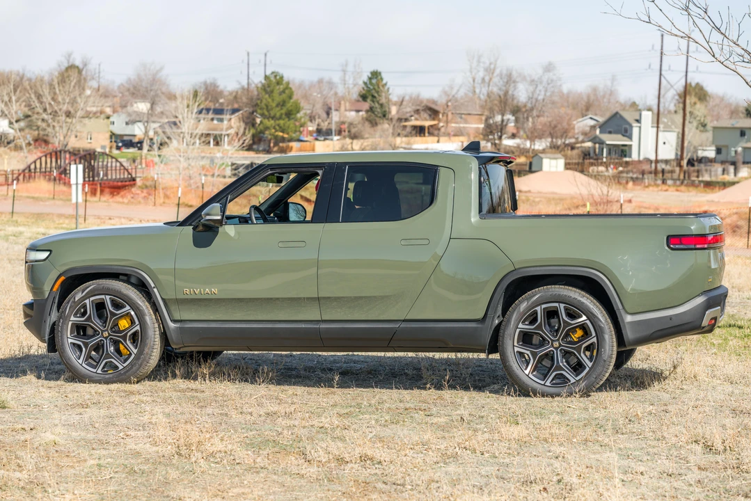 2022 Rivian R1T - Image 15 of 31