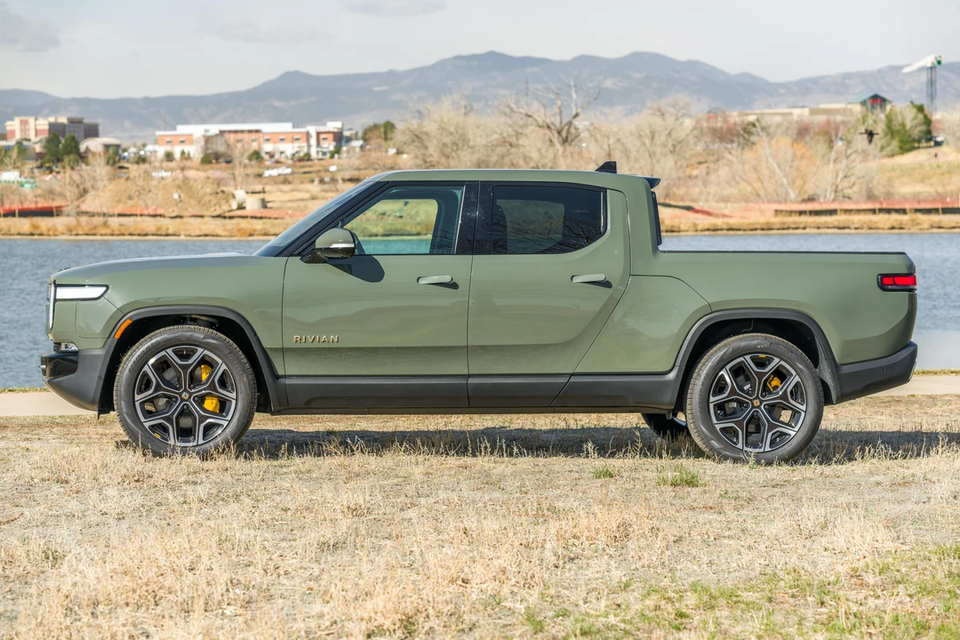 2022 Rivian R1T - Image 11 of 31