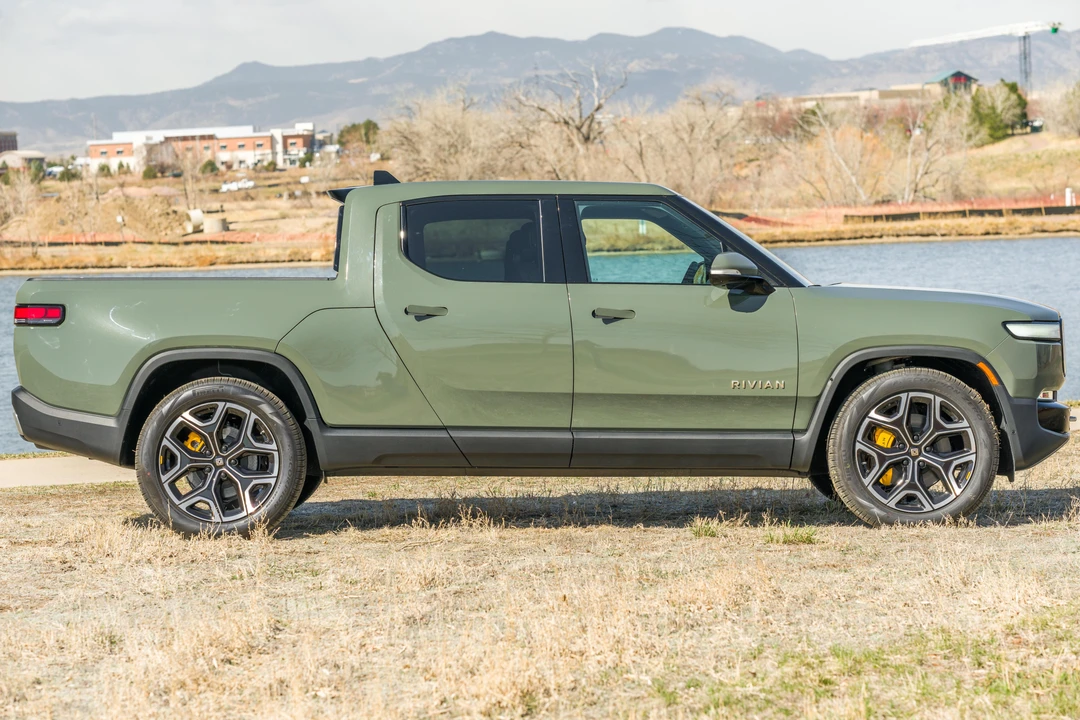 2022 Rivian R1T - Image 3 of 31