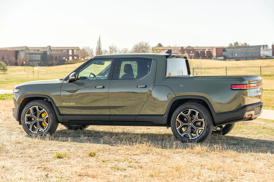 2022 Rivian R1T - Image 16 of 31