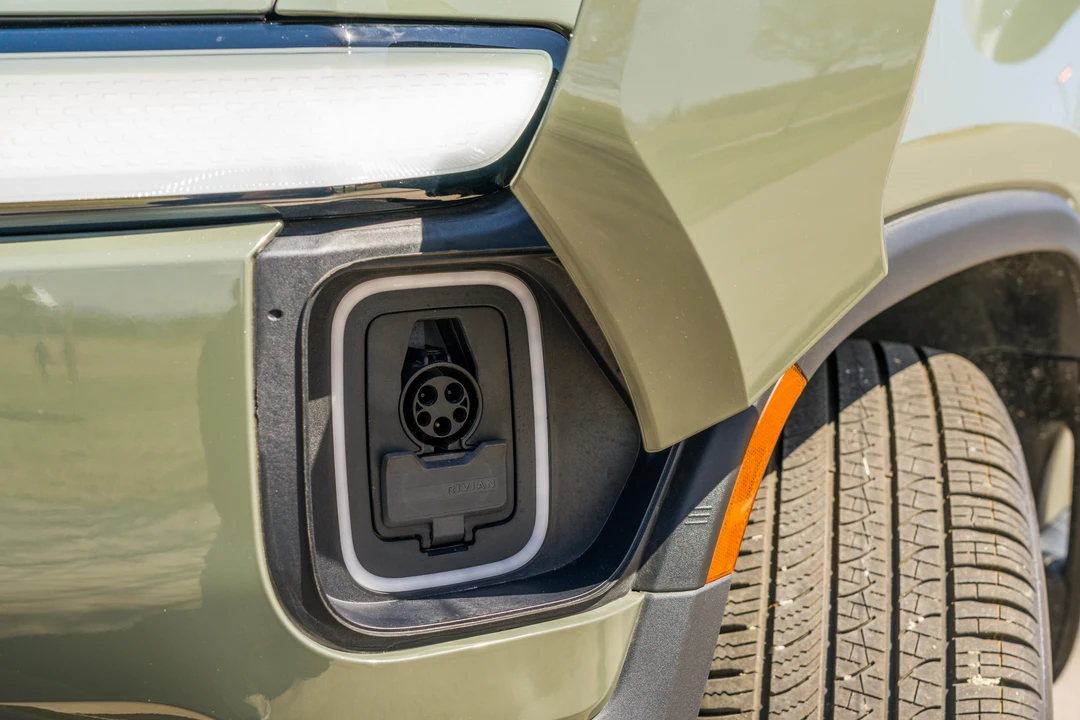 2022 Rivian R1T - Image 31 of 31