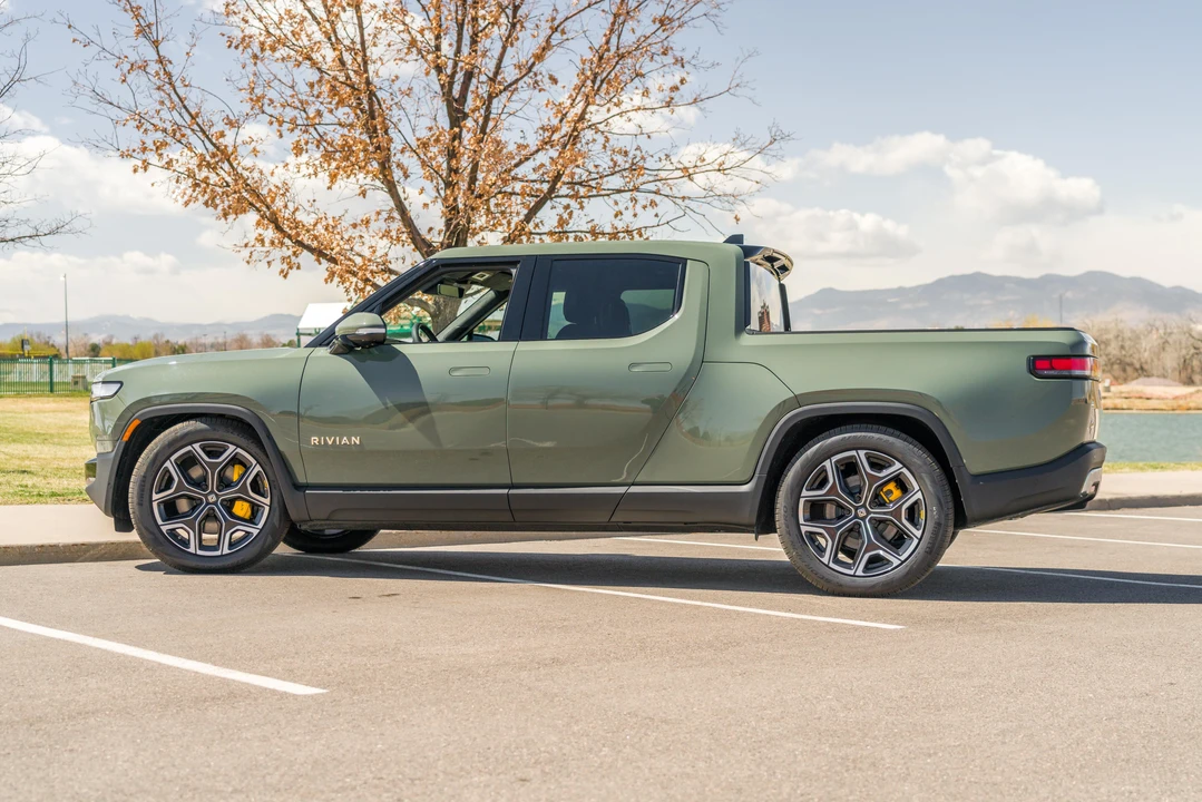 2022 Rivian R1T - Image 13 of 31