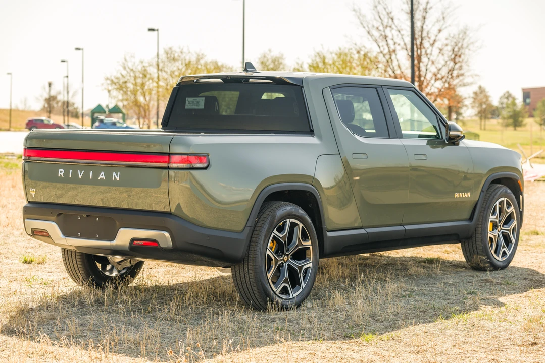 2022 Rivian R1T - Image 22 of 31