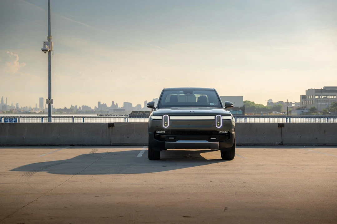 2022 Rivian R1T - Image 6 of 31