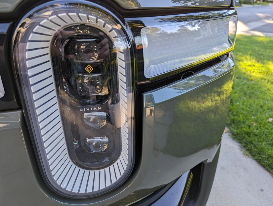 2022 Rivian R1T - Image 24 of 31