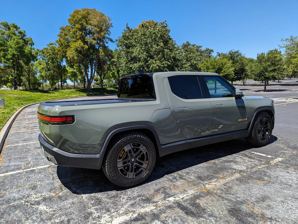 2022 Rivian R1T - Image 12 of 31