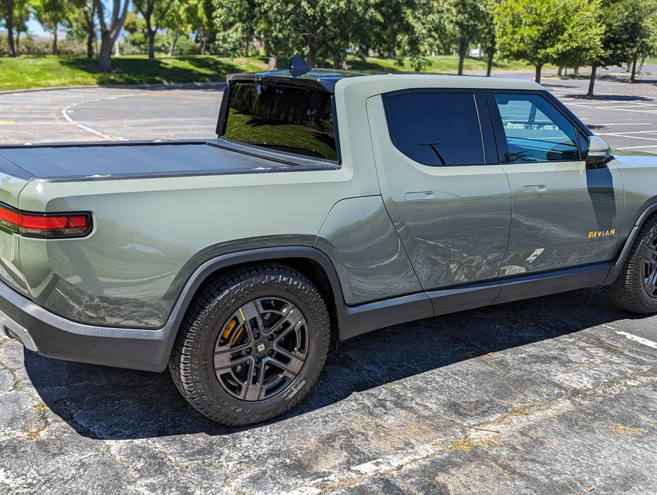 2022 Rivian R1T - Image 13 of 31