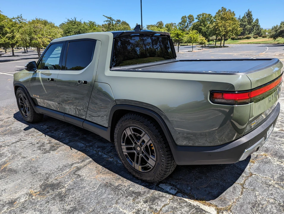 2022 Rivian R1T - Image 11 of 31