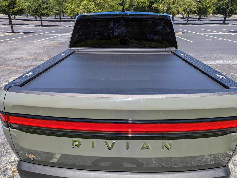 2022 Rivian R1T - Image 15 of 31