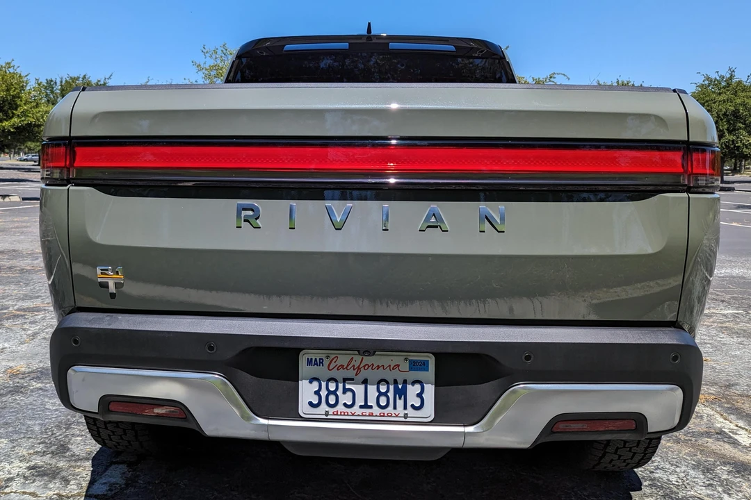 2022 Rivian R1T - Image 5 of 31