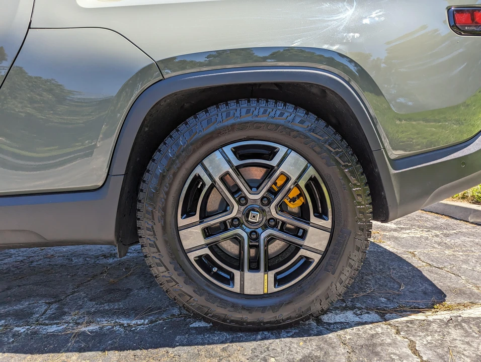 2022 Rivian R1T - Image 30 of 31