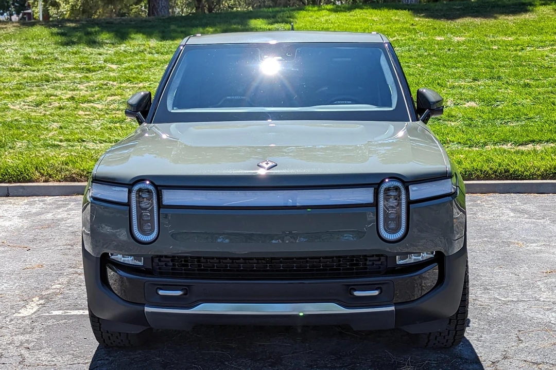 2022 Rivian R1T - Image 2 of 31