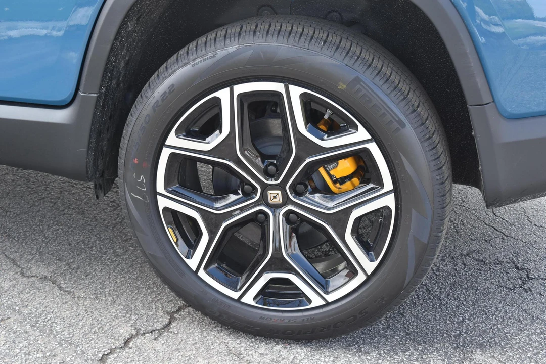 2022 Rivian R1T - Image 9 of 15