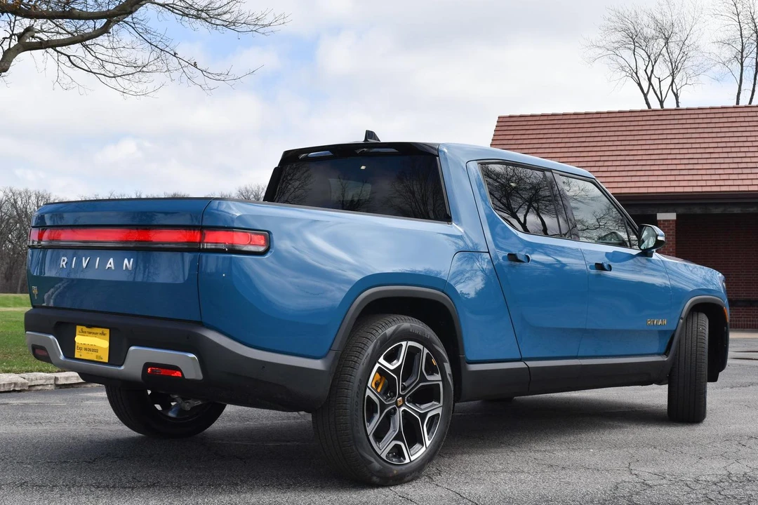 2022 Rivian R1T - Image 5 of 15