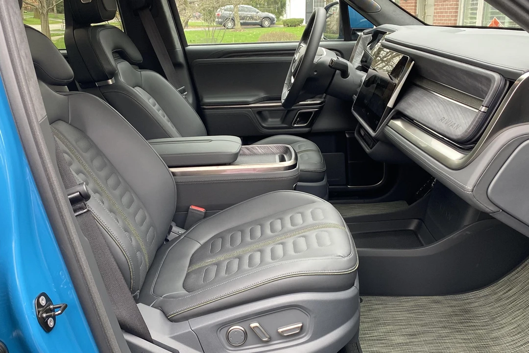 2022 Rivian R1T - Image 13 of 15