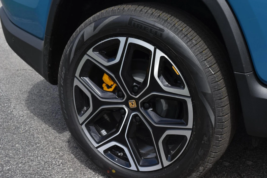 2022 Rivian R1T - Image 11 of 15