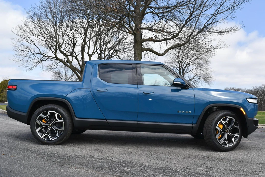 2022 Rivian R1T - Image 4 of 15