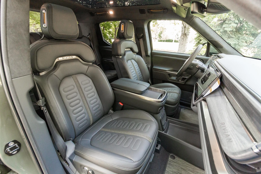 2022 Rivian R1T - Image 25 of 31
